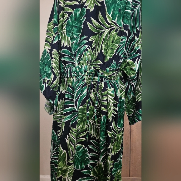 ONSHORE Tropical Palm Leaf Print Maxi Dress/Coverup. Green/navy One Size. NWT - Picture 12 of 15
